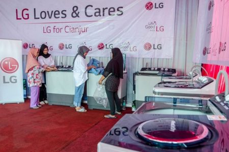 Aksi Sosial LG Bantu Korban Longsor Pasirlangu dengan Program Sehat