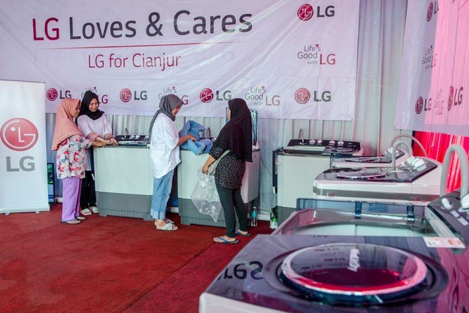 Aksi Sosial LG Bantu Korban Longsor Pasirlangu dengan Program Sehat