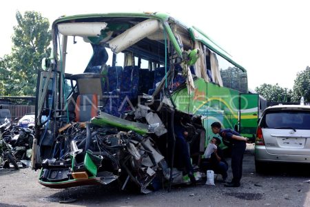 Daftar Korban Kecelakaan Bus Restu di Tol Jombang