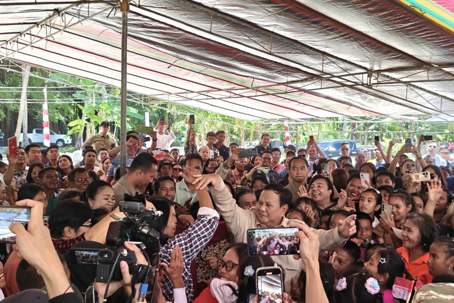 Prabowo ke Miangas: Puskemas Tua dan Sekolah Tanpa Guru
