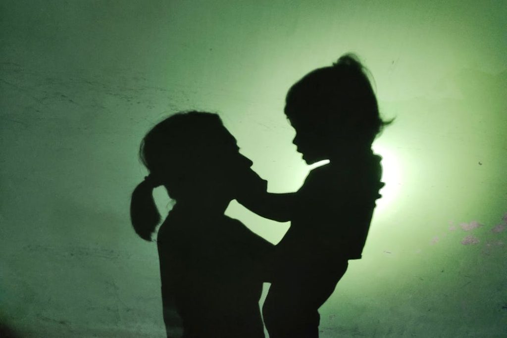 Kasus Daycare “Predator”: Mengapa Menyalahkan Ibu Lebih Mudah Daripada Memperbaiki Sistem?