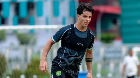 Pesan Emosional Bonek untuk Bruno Moreira: 2 Assist, 1 Kode Emosional, dan 9 Rekor Persebaya Surabaya