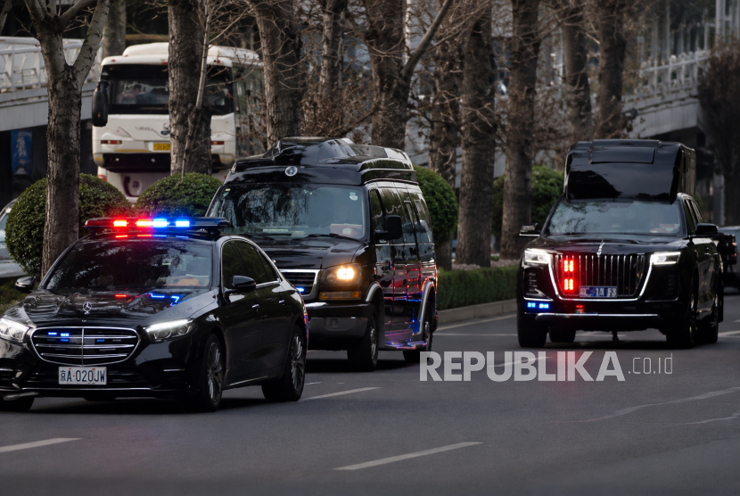 Hanya Ford-Cadillac, nyawa Trump dijaga mobil China saat bertemu Xi Jinping