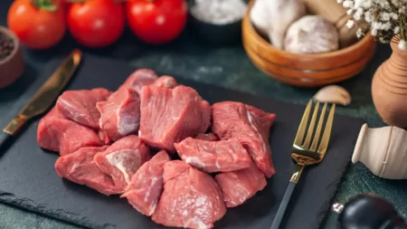 9 Kesalahan Penyimpanan Daging Kurban yang Merusak Tekstur dan Menimbulkan Bau