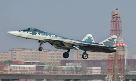 Putin Tawarkan Teknologi Pesawat Tempur Siluman Su-57 ke India