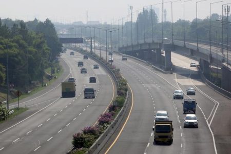 Kualitas udara Surabaya dan Tangerang Selatan tidak sehat pagi ini