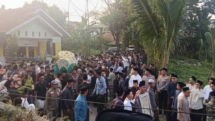 KH Adib, Kiai Buntet Cirebon yang Diandalkan Pemimpin Nasional