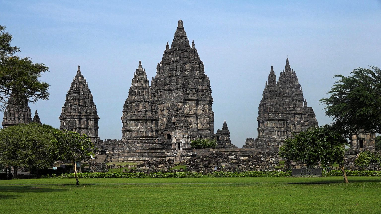 Candi Batujaya Karawang, Jabar: Liburan Sekolah yang Seru dan Edukatif
